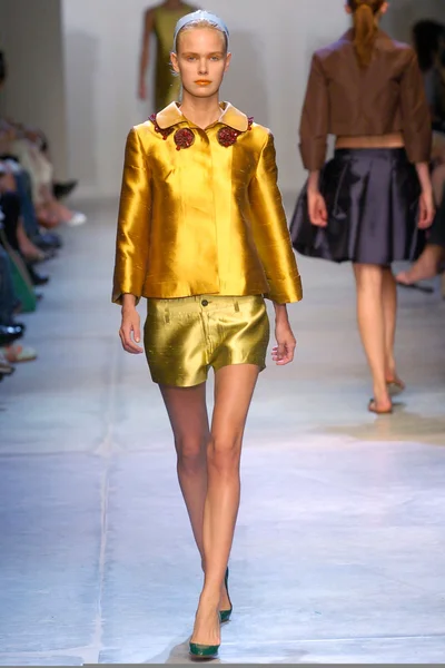 Look 43